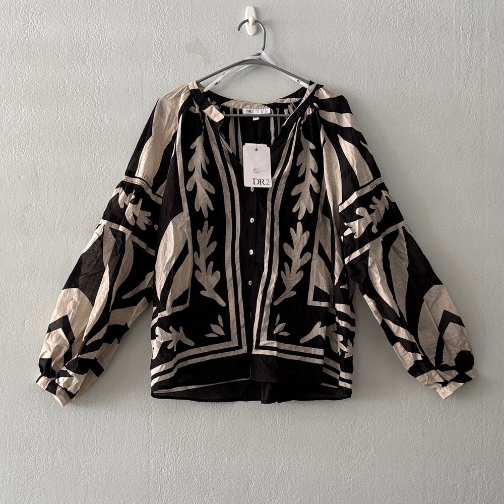 DR2 Women's Black and Cream Leaf Pattern Blouse